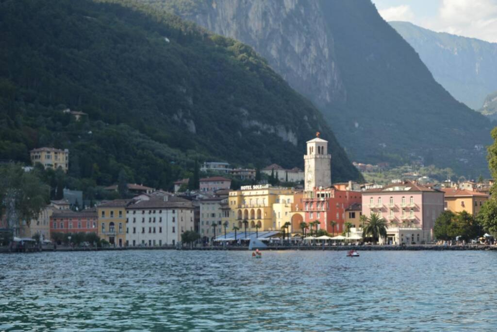 Appartamento Sunrise - Centro Storico N2 Riva del Garda Dış mekan fotoğraf