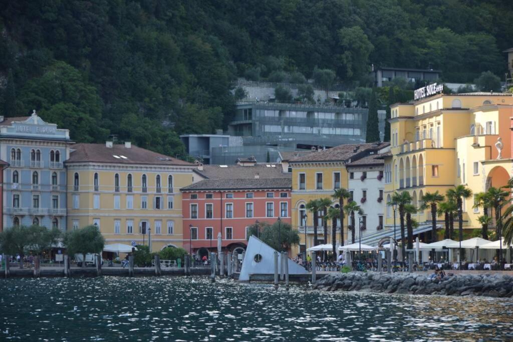 Appartamento Sunrise - Centro Storico N2 Riva del Garda Dış mekan fotoğraf