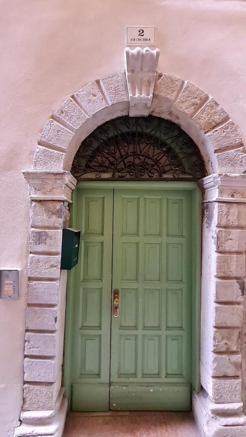 Appartamento Sunrise - Centro Storico N2 Riva del Garda Dış mekan fotoğraf